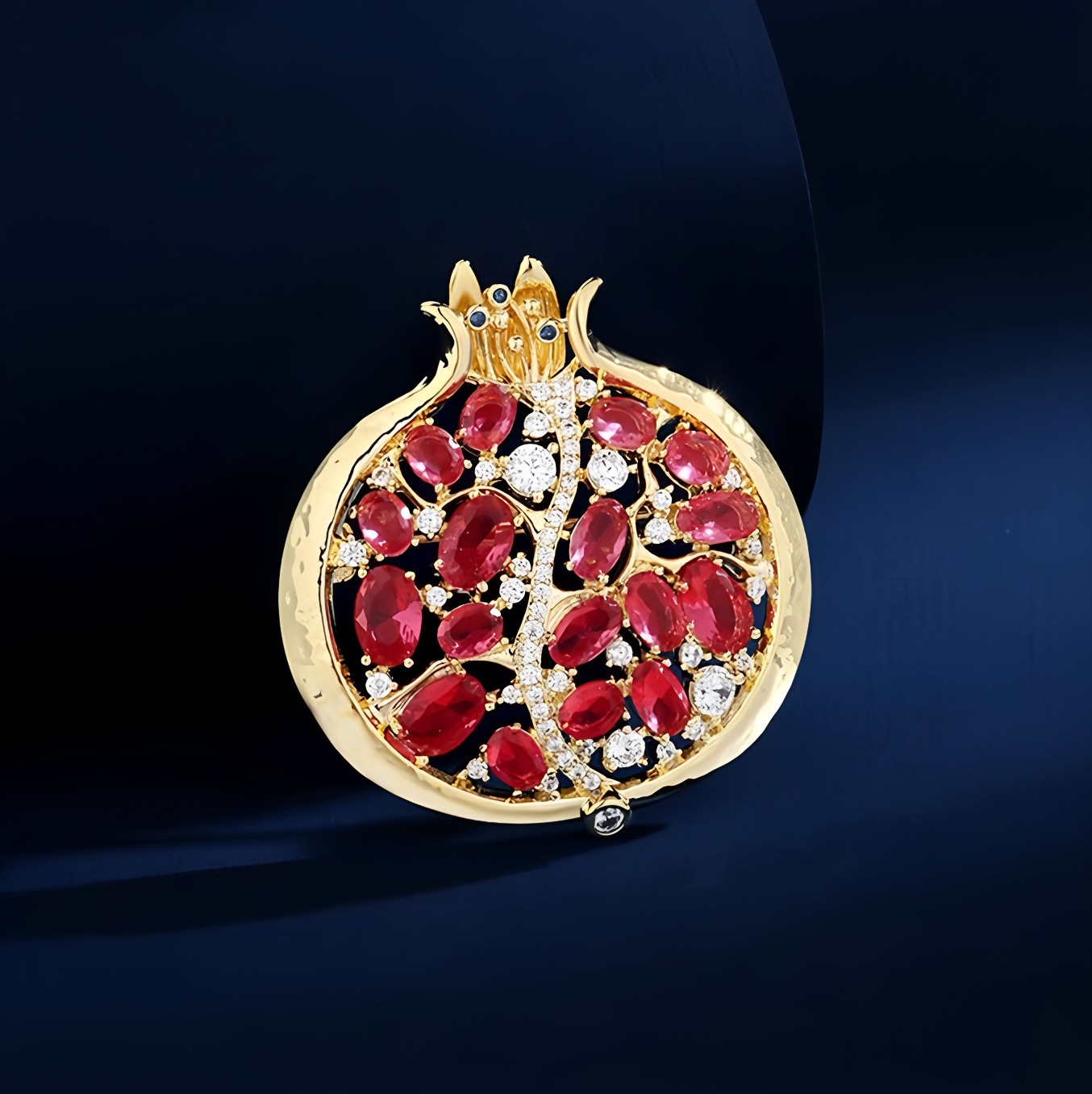 Spilla a forma di melograno rosso accessorio gioiello elegante_voghion.com