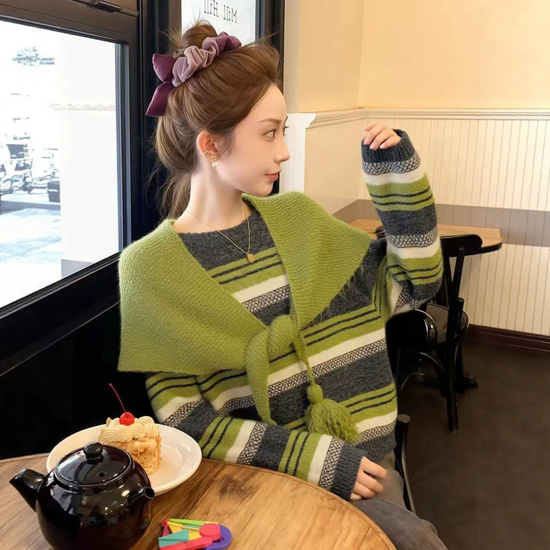 Two-piece sweater set + scarf, green striped, regular shoulder design, new autumn/winter knitted shawl for women, layered shawl, round neckline Two-piece sweater set + scarf, green striped, regular shoulder design, new autumn/winter knitted shawl for women, layered shawl, round neckline