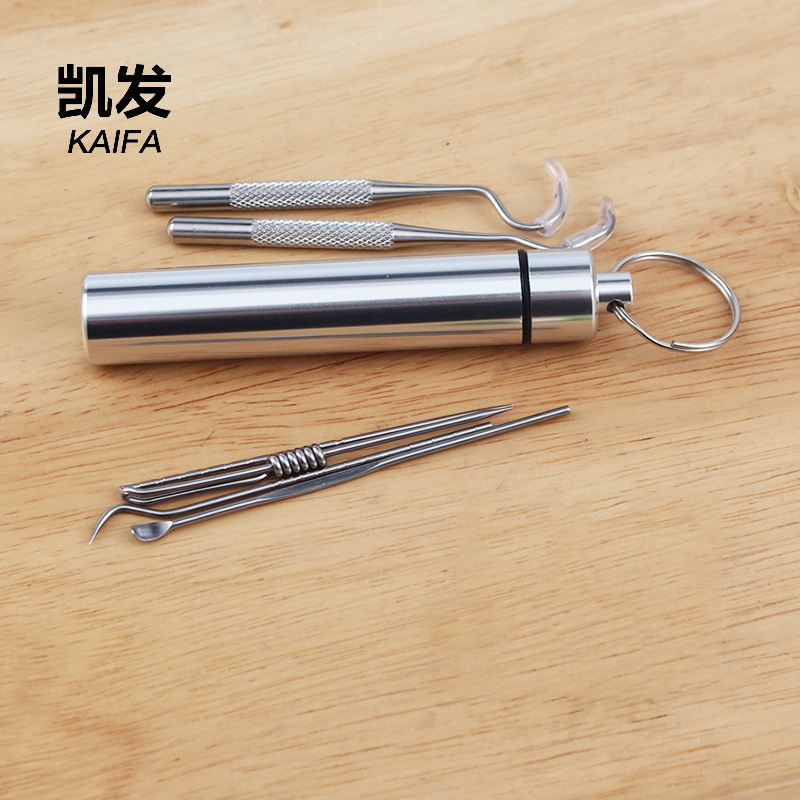 Small metal storage system for traveling