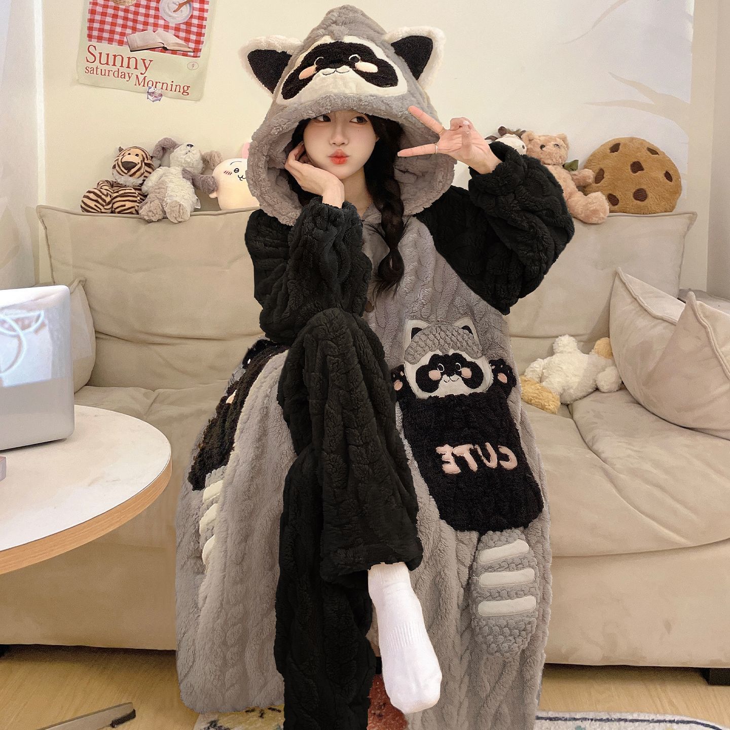 2025 New Autumn and Winter Nightgown Women's Coral Velvet Thickened Velvet Home Clothes Cartoon Hooded Warm Pajamas