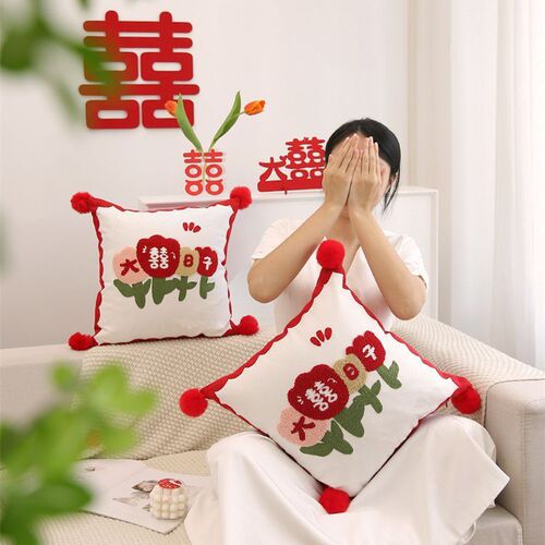 Wedding room layout, wedding pillows, a pair of bed, living room, sofa decoration pillows, back cushions, wedding supplies