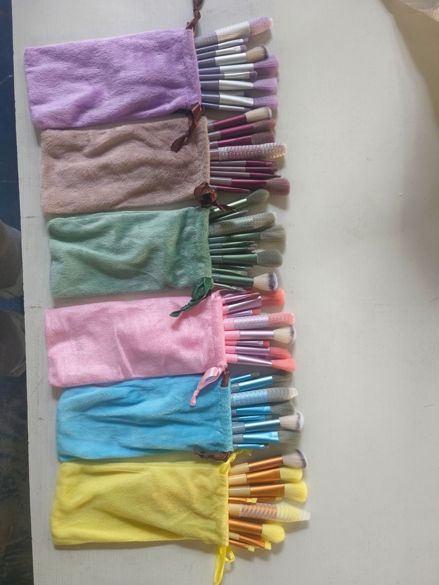 Cuatro Estaciones Verde 13 pinceles de maquillaje conjunto leche té color suministro directo de fábrica Matcha Verde 13 cepillos traje herramientas de belleza