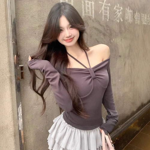 Sleek, subtly alluring thermal bonded base-layer halterneck long-sleeve T-shirt for women—perfect for autumn and winter, offering a flattering, figure-flattering design that’s both cozy and chic.