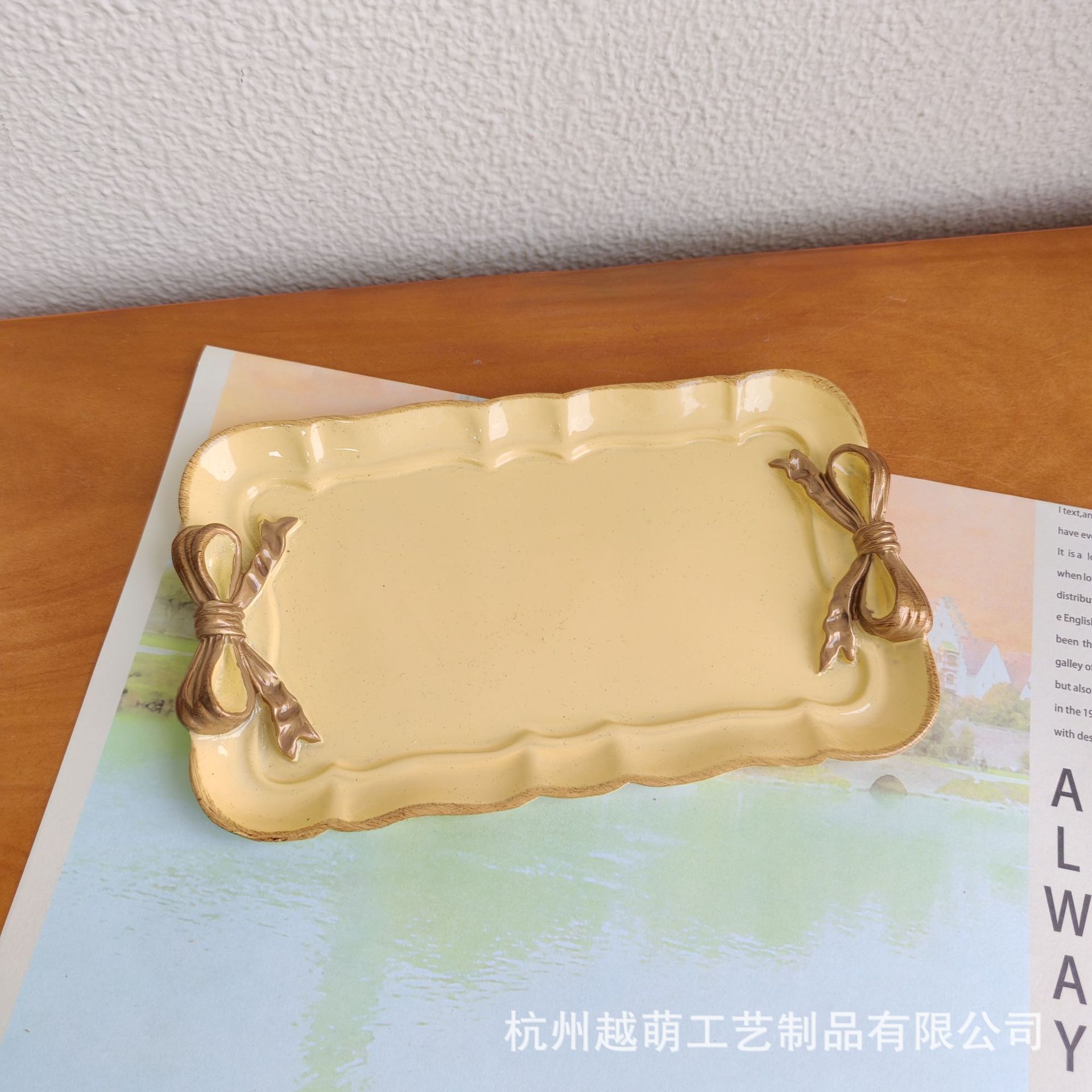 Vintage Dessert Plate Dishpoint Plate Bow Tray Resin Home Fruit Plate Ornaments Japanese Plate Jewelry Tray