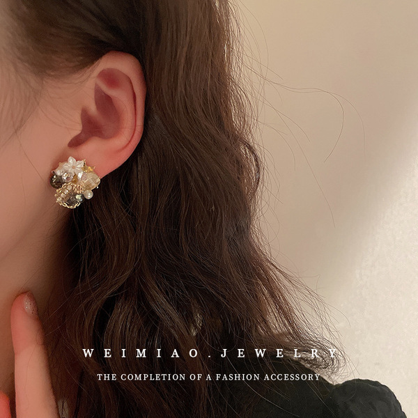 Fashionable universal earrings
