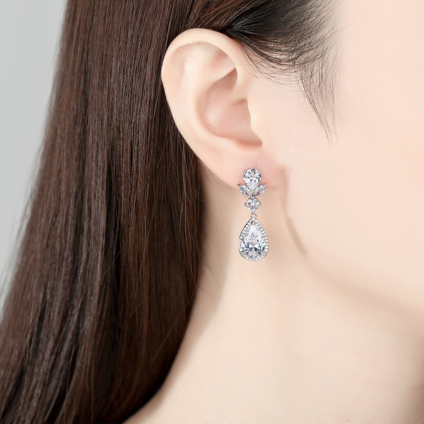 Korean sophisticated fashionable elegant retro earrings for bride…