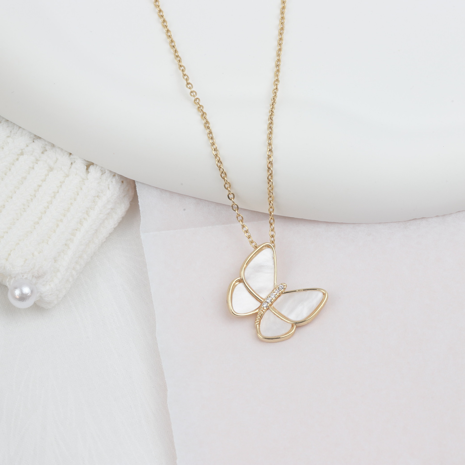 项链女2022年新款镶钻白贝蝴蝶钛钢项链气质百搭天然白贝母锁骨链|ms