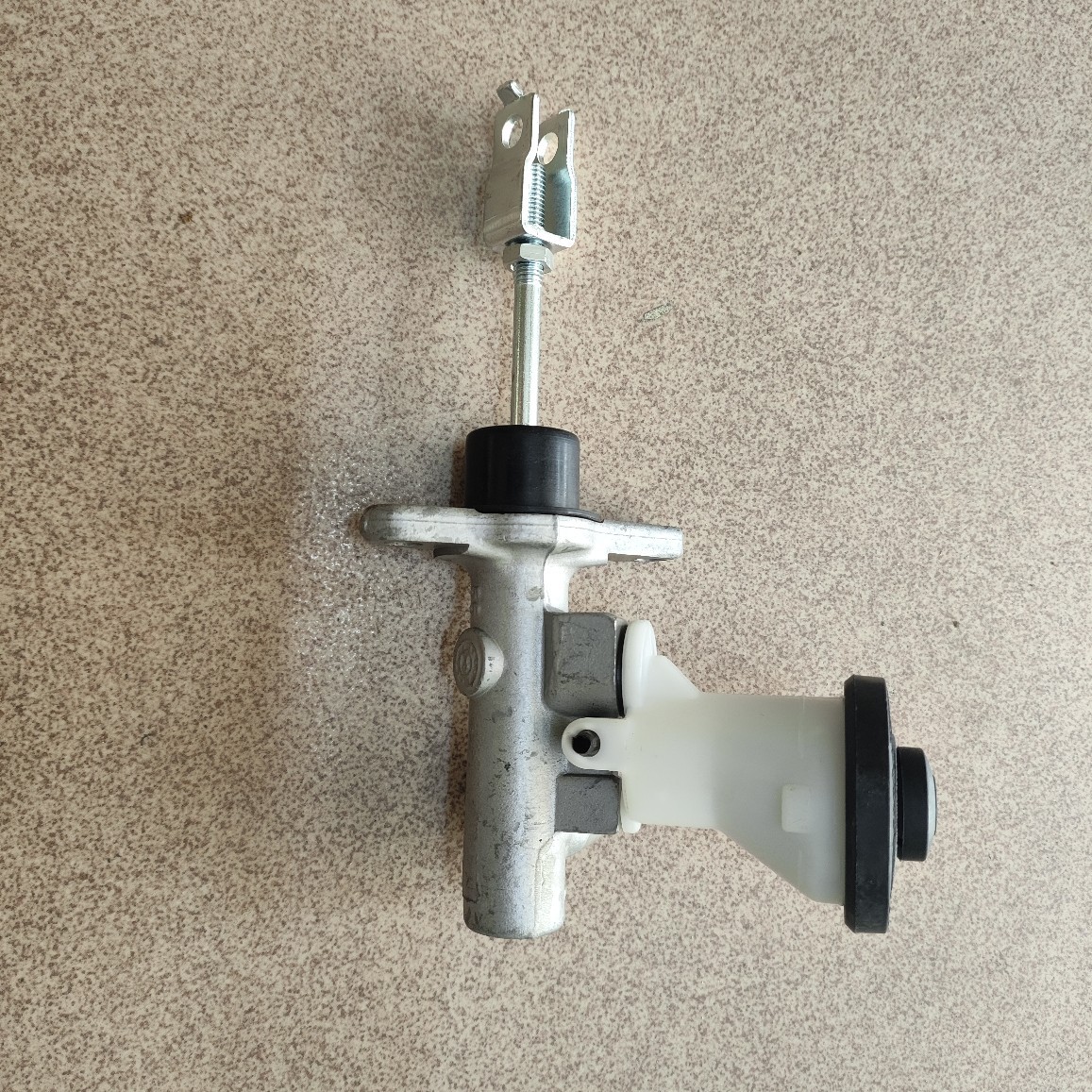 31410-35270 Hilux LN85 LN110 2L Clutch Master Cylinder