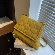 �ﶬ�¿����e��ɫ2025������ˮţ�����朗l������б��μ�Ů��