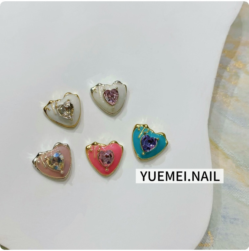 Japanese, Korean, and French Sweet-Style Colorful Enamel Heart Nail Art Alloy Accessories with a Design Sense and Metal Edges