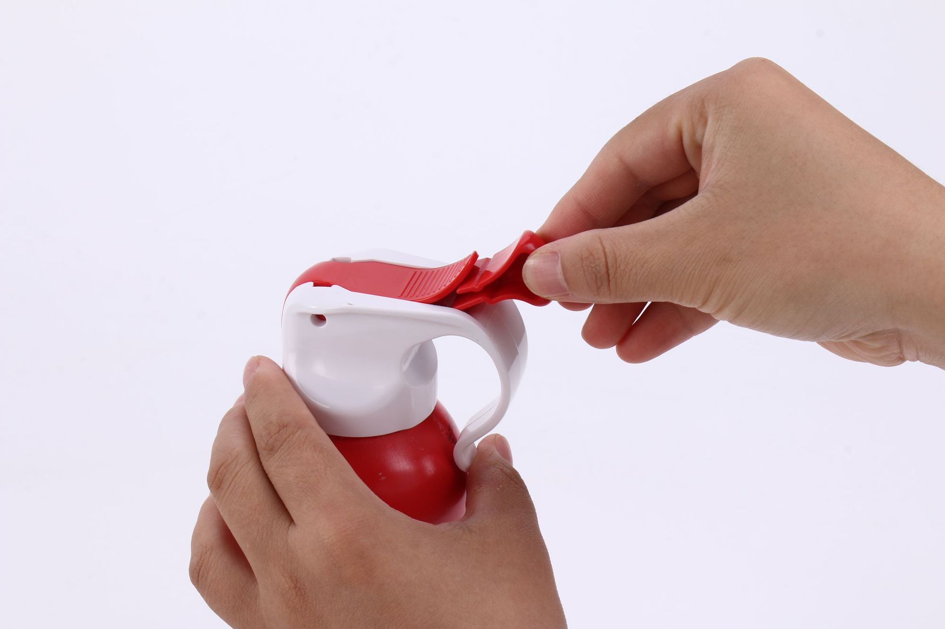 Water-Based Fire Extinguisher for Home Use, Vehicle-Mounted, Simple, Small, Portable, Large Capacity, High Temperature Resistant, Efficient, Flame-Retardant, Handheld Type