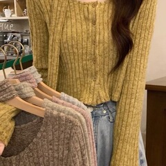 感送围巾百搭设计针织上衣时尚开衫长袖衬衣方领显瘦法式短款小众