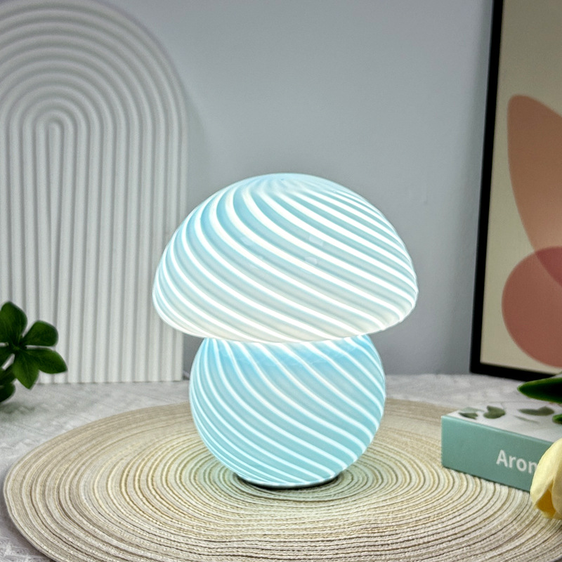 Lámpara de mesa para dormitorio, lámpara de noche de lujo, estudio, comedor, decoración de hotel, lámpara de cristal a rayas regulable de estilo americano, estilo de lujo ligero.