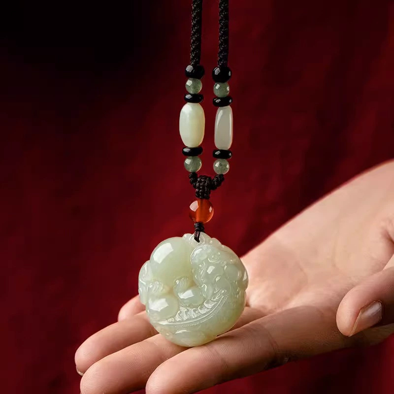 Double-sided carved Pixiu pendant, amulet for men and women, perfect for those born in the Year of the Pig.