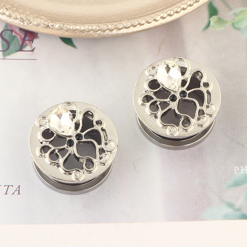 Labret piercing jewelry detail image