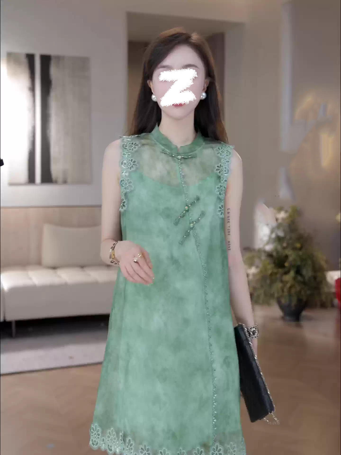 Đầm suông nữ midi kiểu sườn xám cải tiến họa tiết nhuộm buộc, không tay, ren viền — xanh lá cây chi tiết 2