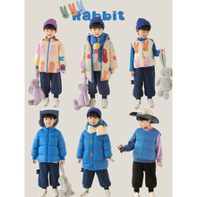 吾里卜一男童2025新款中长款连帽棉服加绒束脚裤比耶兔系列套装潮