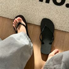 批发爆款可爱小波点人字拖女夏季学生外穿沙滩防滑休闲夹脚凉拖鞋