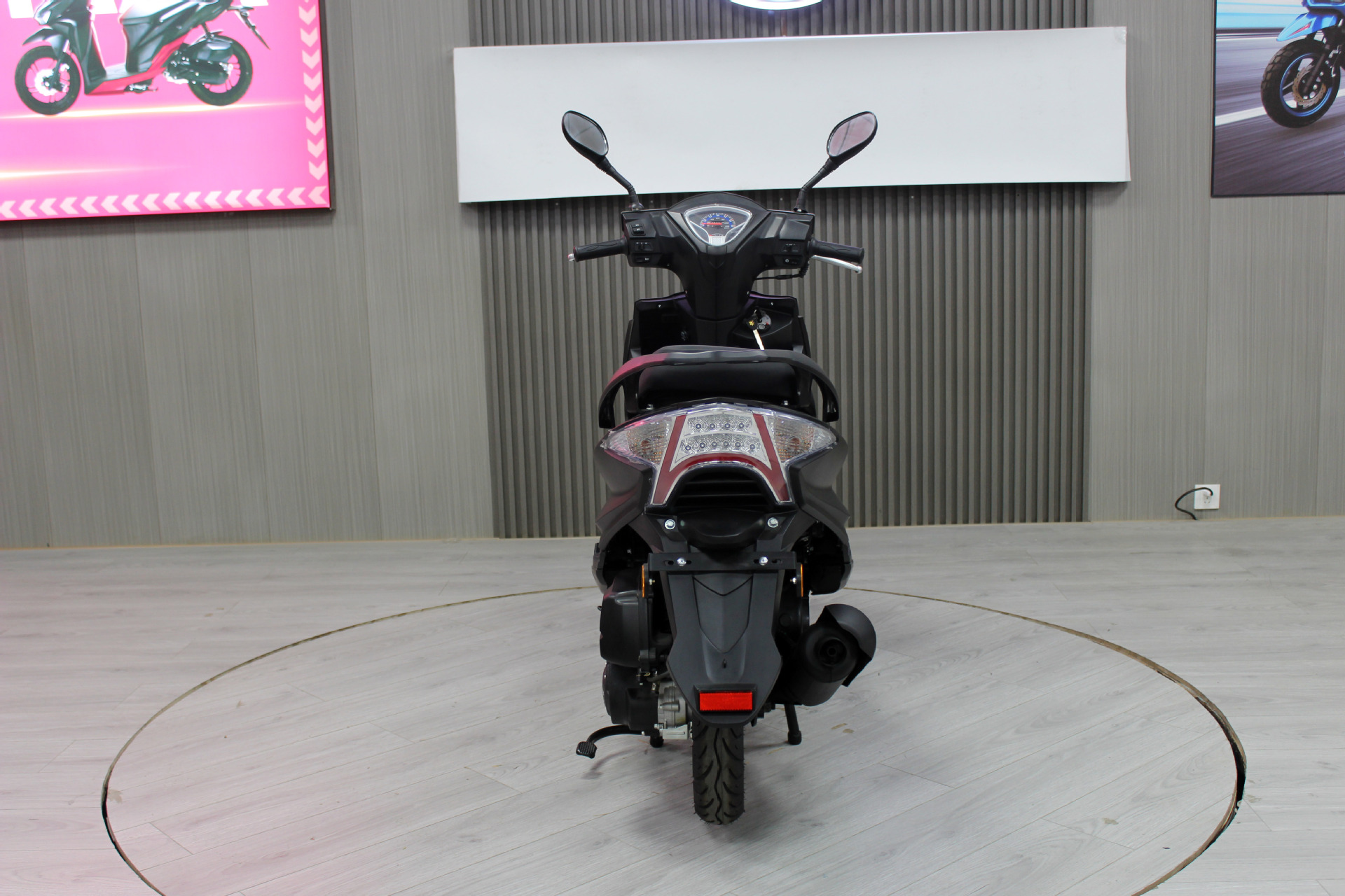 Fuel-Efficient Scooter, Two-Wheeled Motorcycle with Strong Power, 49/180Cc150Cc, National Iv