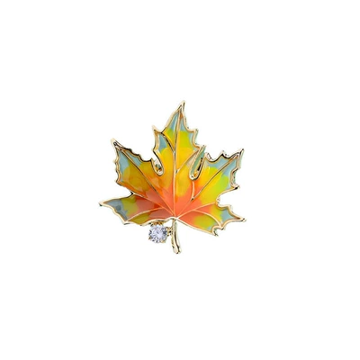 Painted Maple Leaf Brooch Puncture | Yaxa sancaqları