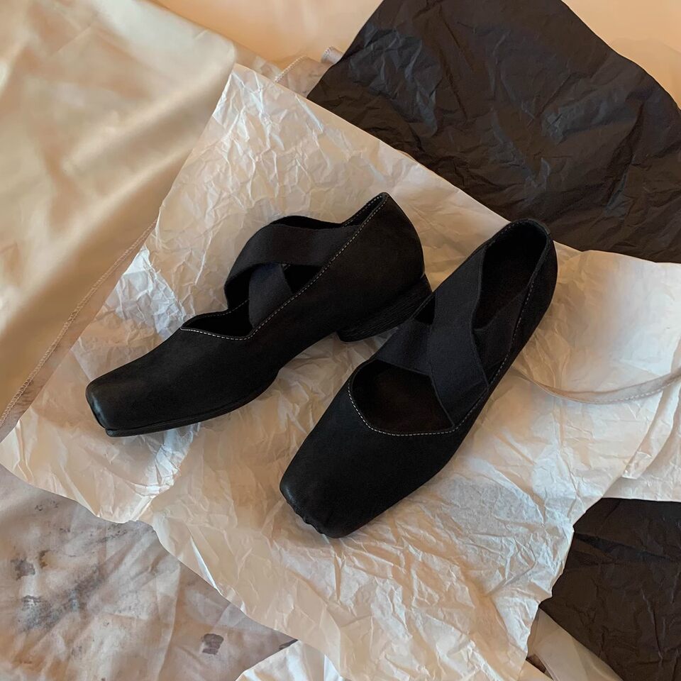 Giày búp bê nữ mũi vuông da cừu phối quai chéo, đế bệt gót thô 5 cm — Da đen (gót dày), Da đen (đáy phẳng), Màu trà sữa (gót dày), Màu trà sữa (đáy phẳng)