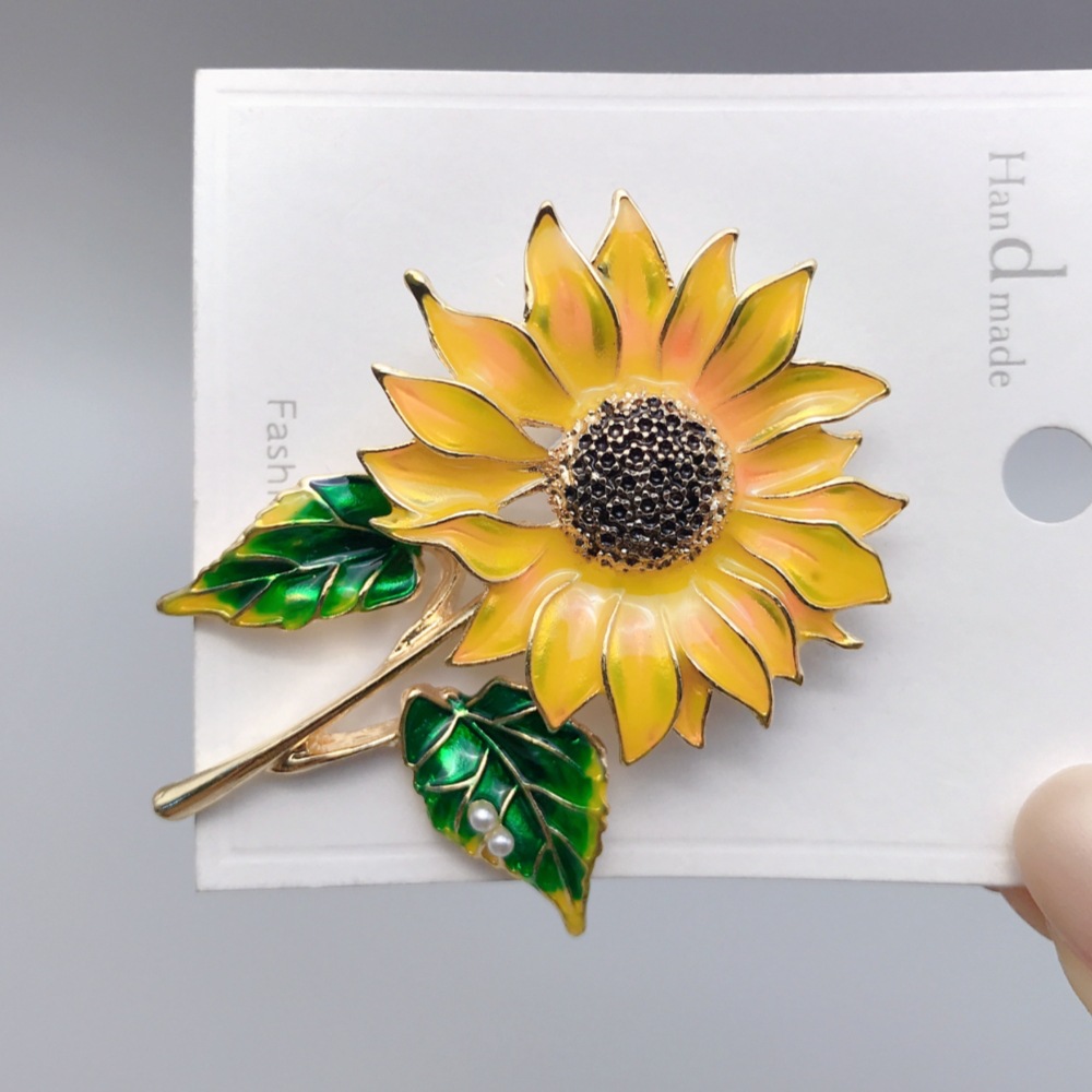 Spilla a smalto girasole per uomo e donna accessorio giacca_voghion.com