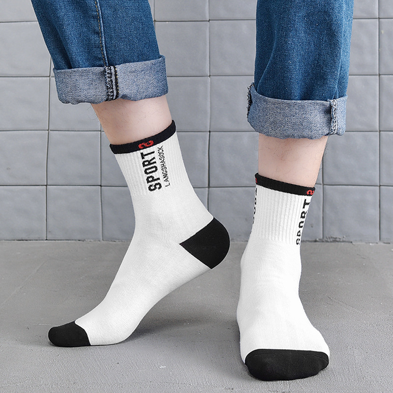 Liaohe new men's mid-tube tide socks autumn and winter ins leisure sports cotton socks high tube Liaoyuan manufacturers wholesale
