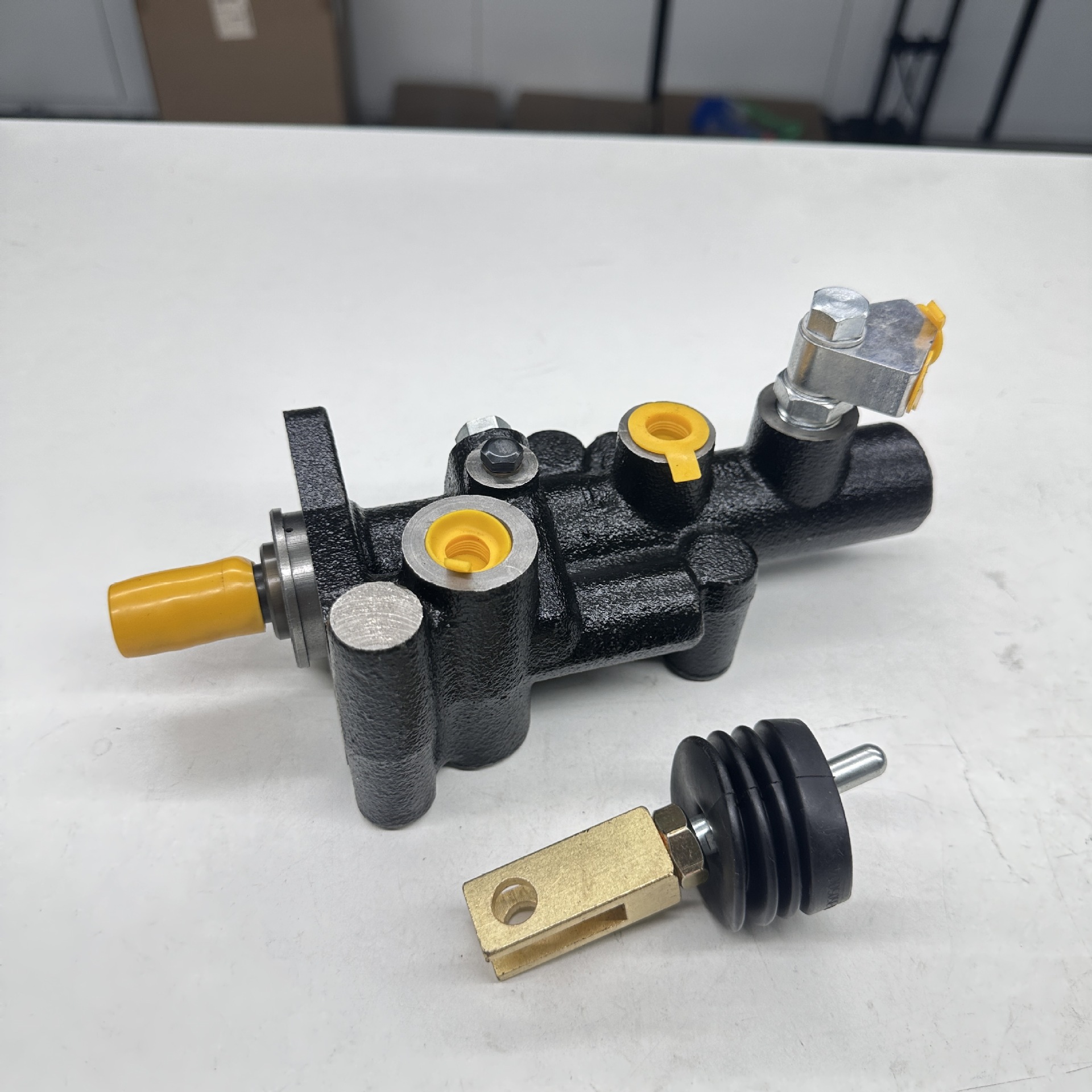 Brake Booster Suitable for Toyota Forklift 47250-31450-71 472503145071