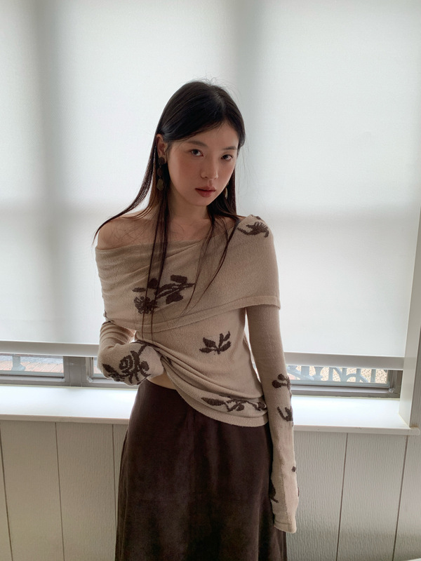 诠释美 NEWOPEN 25秋法式复古软糯绣花一字肩卷边针织毛衣女F6586|undefined