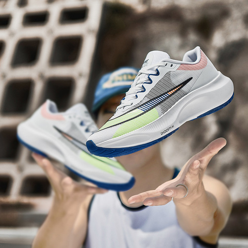  New Sports Shoes Breathable Mesh Fly Knit Running Shoes Comfortable Soft Sole Shock Absorbing Running Shoes Middle School Students Physical Exam Shoes
