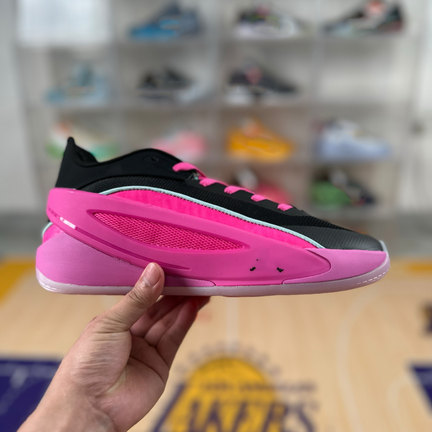 Zapatillas de Baloncesto Bajas para Hombre Luka 5, Tela de Malla y Caucho, Transpirable y Antideslizante, para Baloncesto