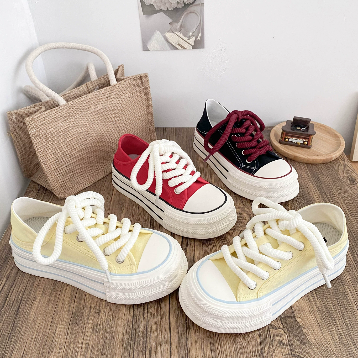 HY-1259 красные парусиновые туфли на толстой подошве с двумя носками, женские универсальные туфли в стиле ретро в Гонконге, 2023, новые ленивые новые туфли