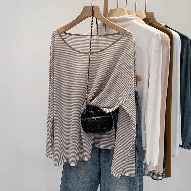 Loose and Lazy Style Thin Black and White Stripesd Long-Sleeved T-Shirt Women's New Popular Sun Protection Knitted Blouse Top Loose and Lazy Style Thin Black and White Stripesd Long-Sleeved T-Shirt Women's New Popular Sun Protection Knitted Blouse Top