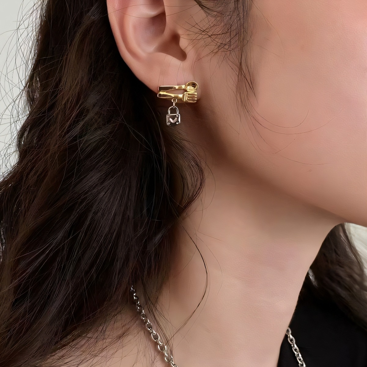 1 Par Lindo Dulce Forma De Corazón Cerrar Con Llave Vajilla Metal Mixto Cobre Chapado En Oro De 14 Quilates. Pendientes De Gota display picture 3