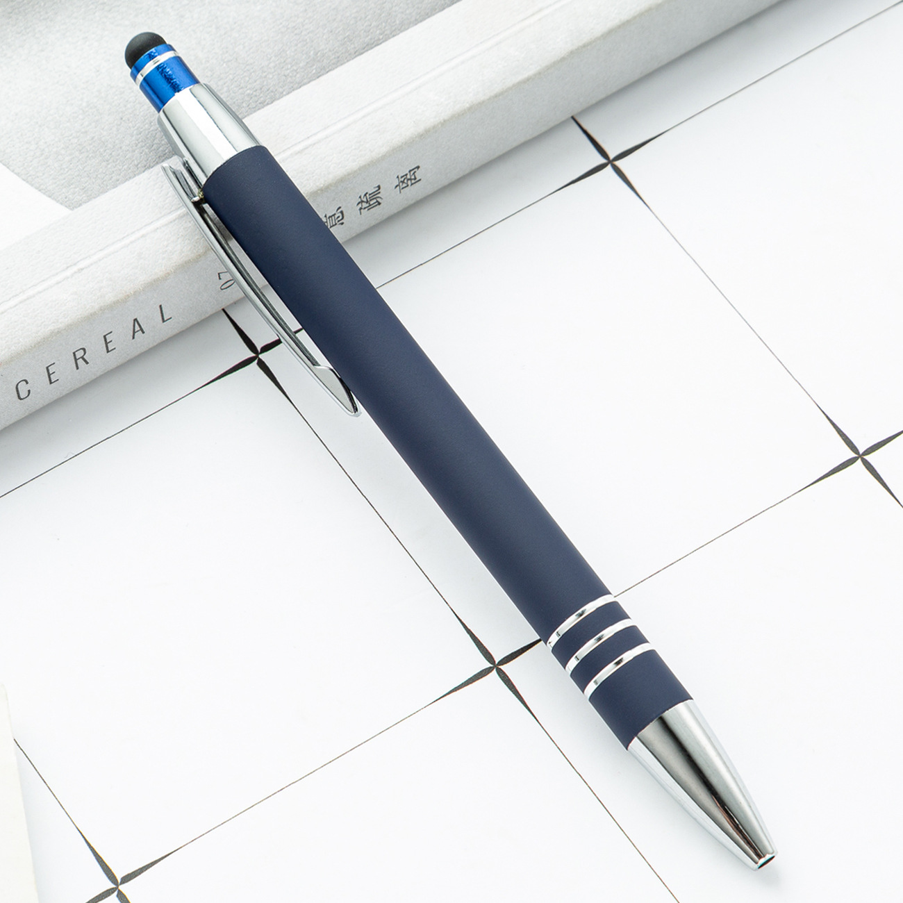 Nueva prensa teléfono móvil pantalla táctil lápiz Impresión logotipo varilla de aluminio pluma Prensa de goma y plástico bolígrafo