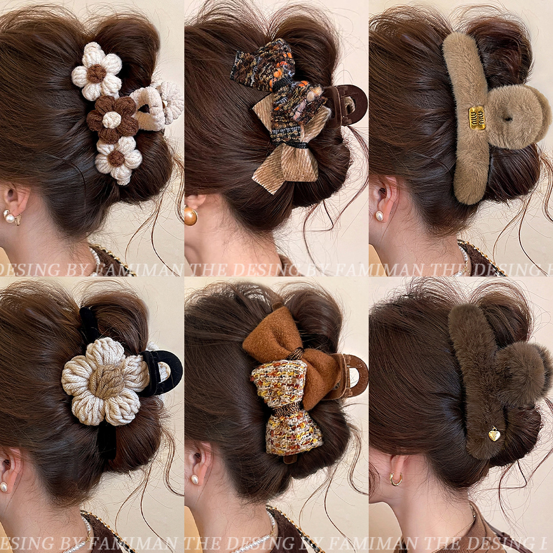 秋冬蝴蝶结毛绒抓夹女高级感2025新款后脑勺大号鲨鱼夹发量多发夹