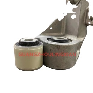 LR 000520 J9C12037 Car Engine Parts Rubber BraCket LR 000520 J9C12037 For