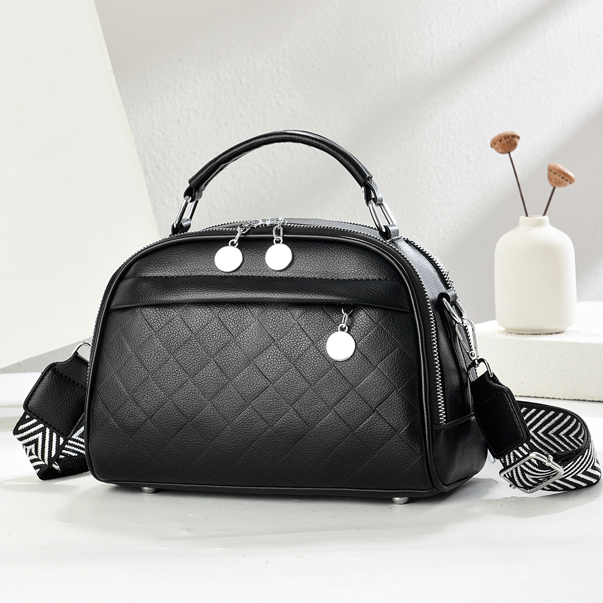 Xiaozhong 2025 nueva moda todo-fósforo estilo explosivo bolso de mensajero portátil de un solo hombro popular de este año bolso pequeño para mujer verano para mujer