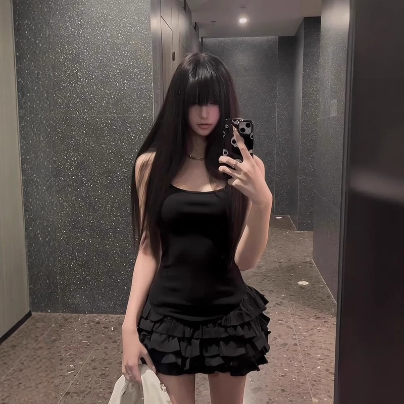 Black Hepburn-Style Spaghetti Strap Dress for Women, Summer 2025 New Petite Design, Slimming Little Black Dress