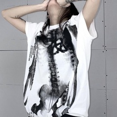 レントゲン骨プリント白黒ミレニアムパンクロック半袖tシャツ男女夏潮牌ゆるいカップル上着