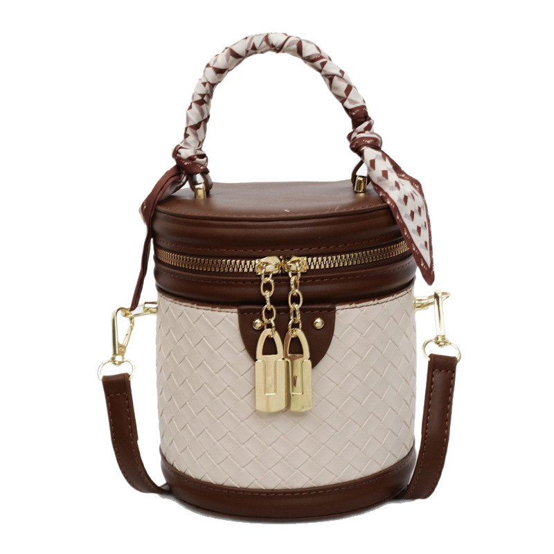 Bolso de cubo portátil de moda de costura de alta calidad para mujer 2025 nuevo estilo rombo tendencia casual simple bolso de mensajero de un solo hombro