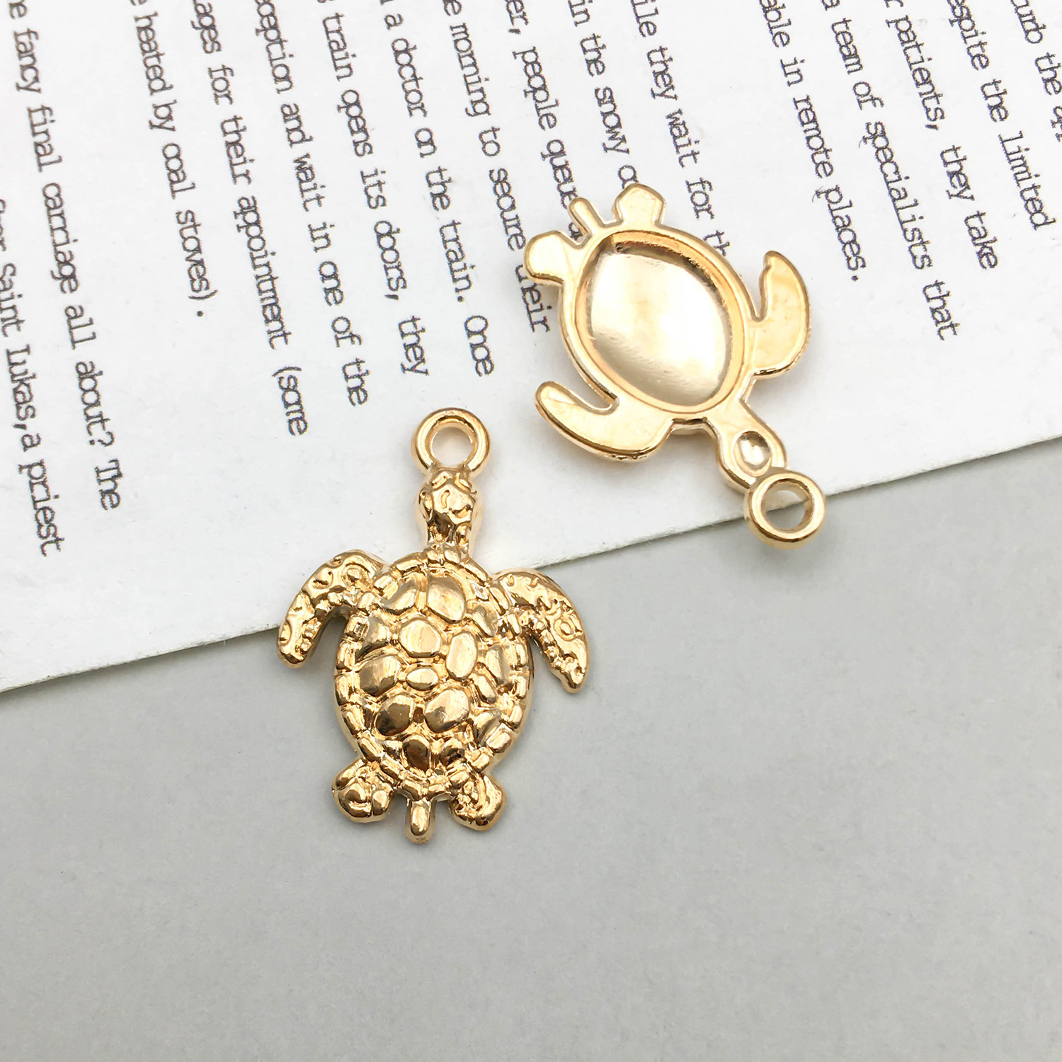 2g Weight Pendant Jewelry Making Type DIY Jewelry Accessories Classification 15 Models Per Model 1, 15/Bag Quantity Zinc alloy Material Printing Pattern Plating Design Hip-Hop, Retro Style 15 Models Per Model 1, 15/Bag Zinc Alloy Printing Pendant 3