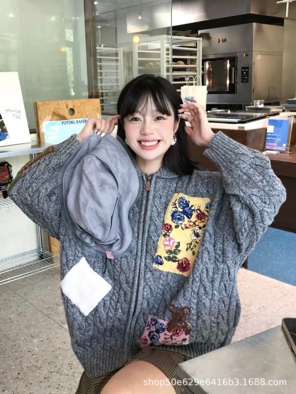 25秋冬新款复古艺术贴布熊翻领针织开衫女宽松毛衣上衣女|undefined