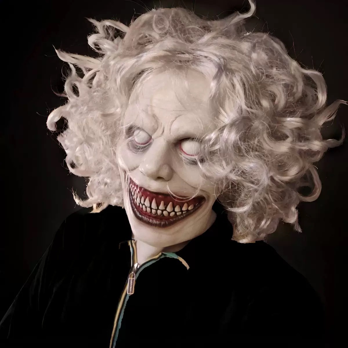 Máscara de exorcista Smile Ojos blancos Gada de diablo Nueva máscara de látex de terror COS de Halloween transfronteriza Spot