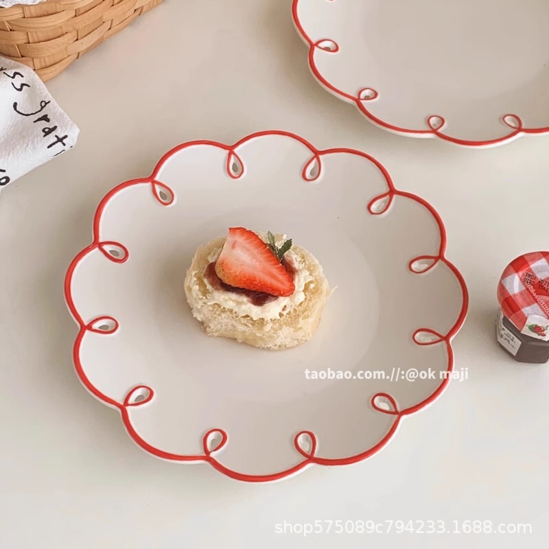 OK maji South Korea vintage ins style wave lace dessert cake plate household ceramic tableware fruit plate OK maji South Korea vintage ins style wave lace dessert cake plate household ceramic tableware fruit plate