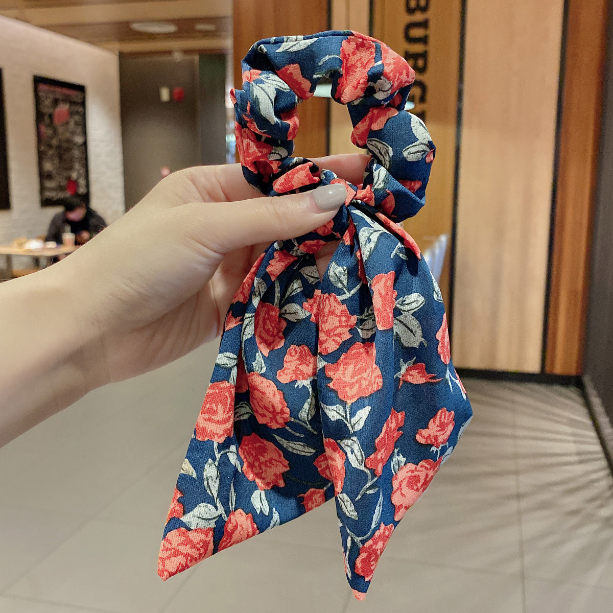 Pequeña bufandas de seda para el cabello de verano para mujeres bufandas de primavera red red de cabello nueva cinta francesa retro delgada cuerda de marea correa flotante