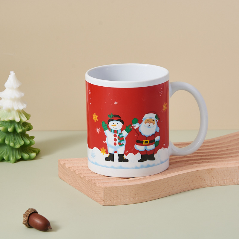 Comercio exterior al por mayor varios estilos de tazas de cerámica de Navidad juegos de regalo de mano de vacaciones tazas de café caseras tazas de agua