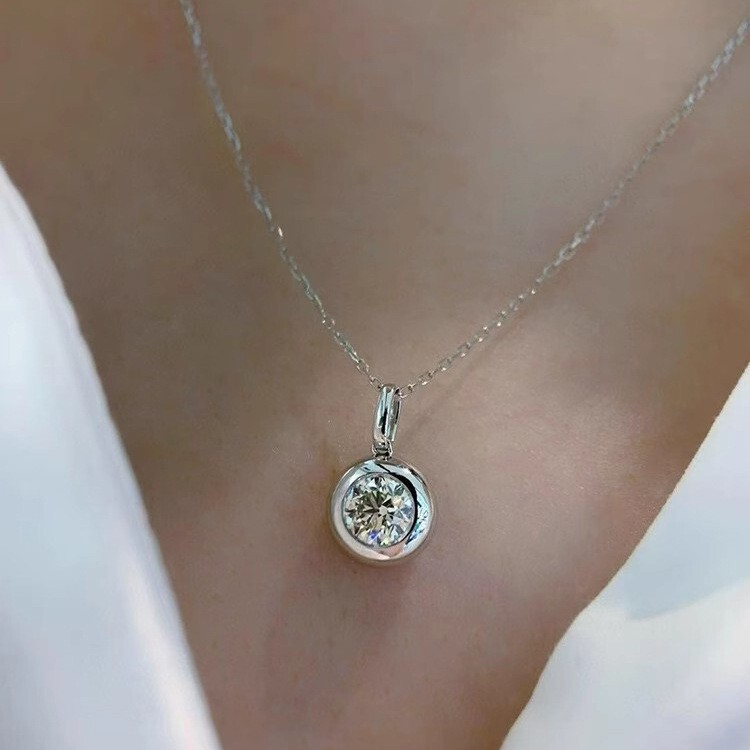 Light Luxury and Simple 1 Carat Bubble Diamond Pendant Inlaid with Eight Hearts and Eight Arrows High Carbon Diamond Small and Versatile Round Diamond Necklace for Women Light Luxury and Simple 1 Carat Bubble Diamond Pendant Inlaid with Eight Hearts and Eight Arrows High Carbon Diamond Small and Versatile Round Diamond Necklace for Women