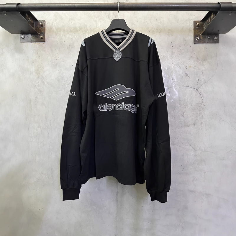 High-End Paris Bl Brand 26Ss New Model 3m Embroidered V-Neck Drop Shoulder Football Long-Sleeve T-Shirt, Fashionable Unisex Style High-End Paris Bl Brand 26Ss New Model 3m Embroidered V-Neck Drop Shoulder Football Long-Sleeve T-Shirt, Fashionable Unisex Style