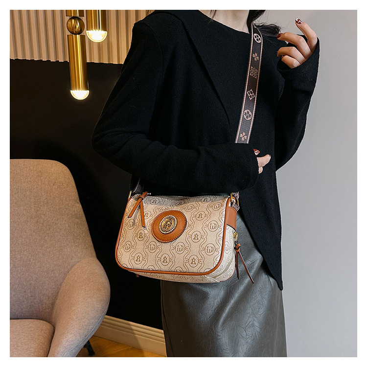 Women's Shoulder Bag With Antique Print And Wide Strap Small_voghion.com